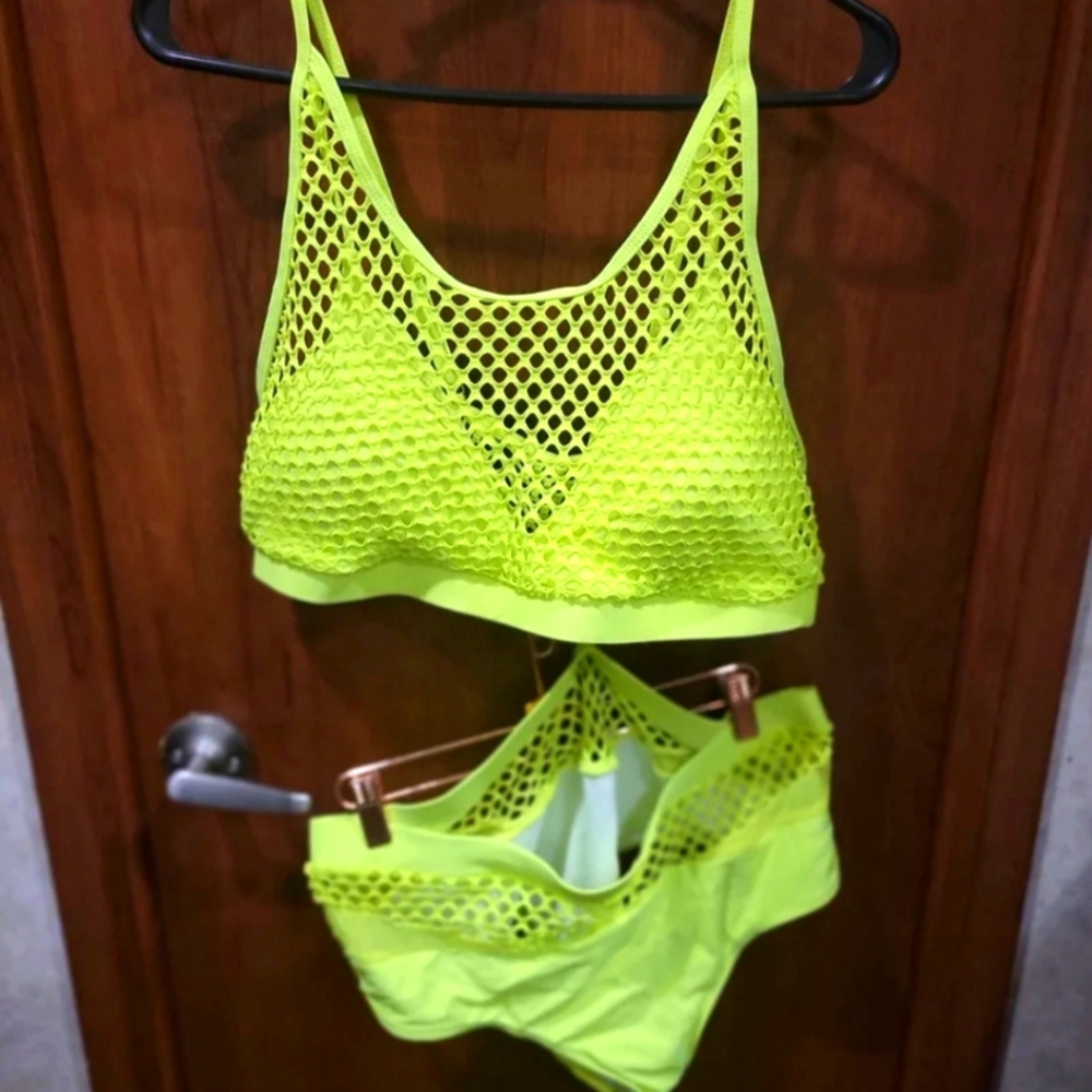 2-Piece Swimsuit  NWOT SZ 2XL Lime Green